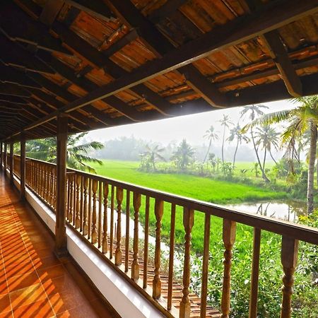 Kumarakom Heritage Resort Kottayam Buitenkant foto