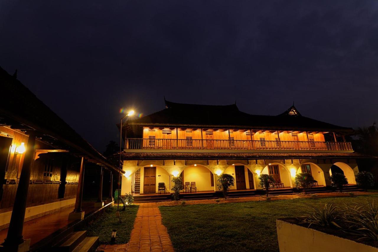 Kumarakom Heritage Resort Kottayam Buitenkant foto