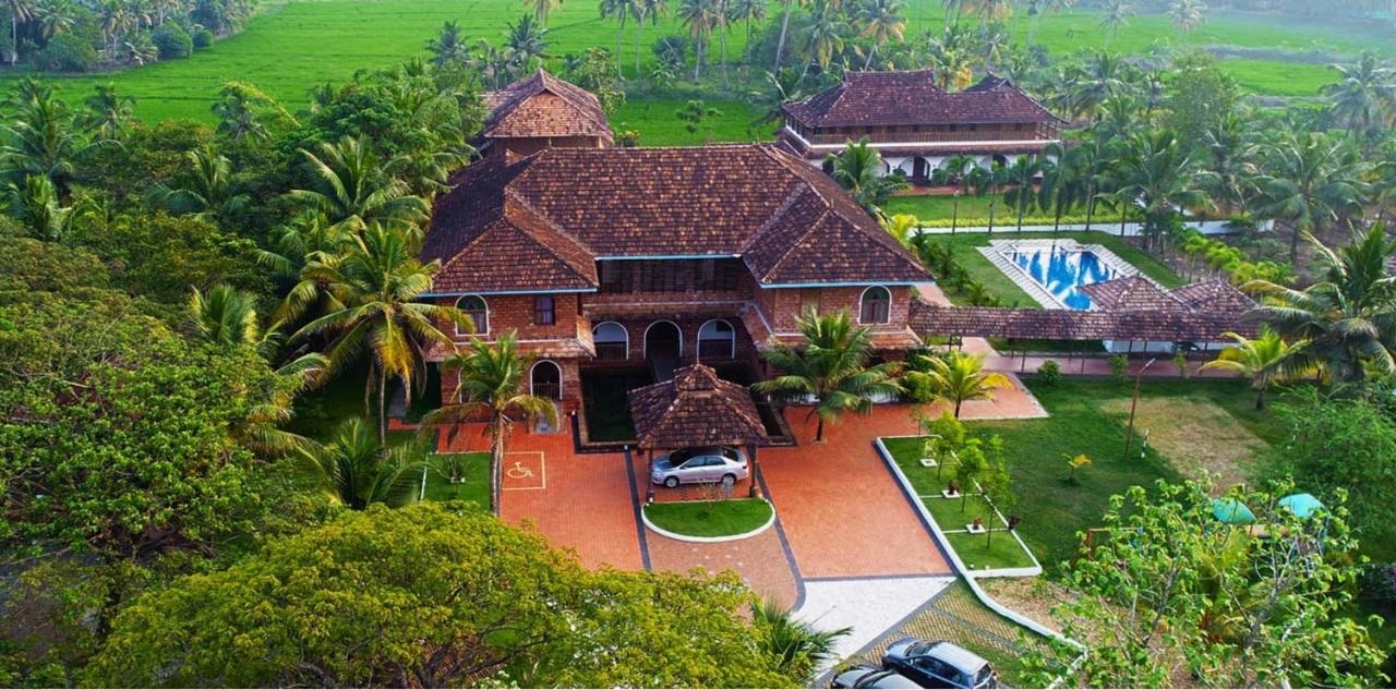 Kumarakom Heritage Resort Kottayam Buitenkant foto