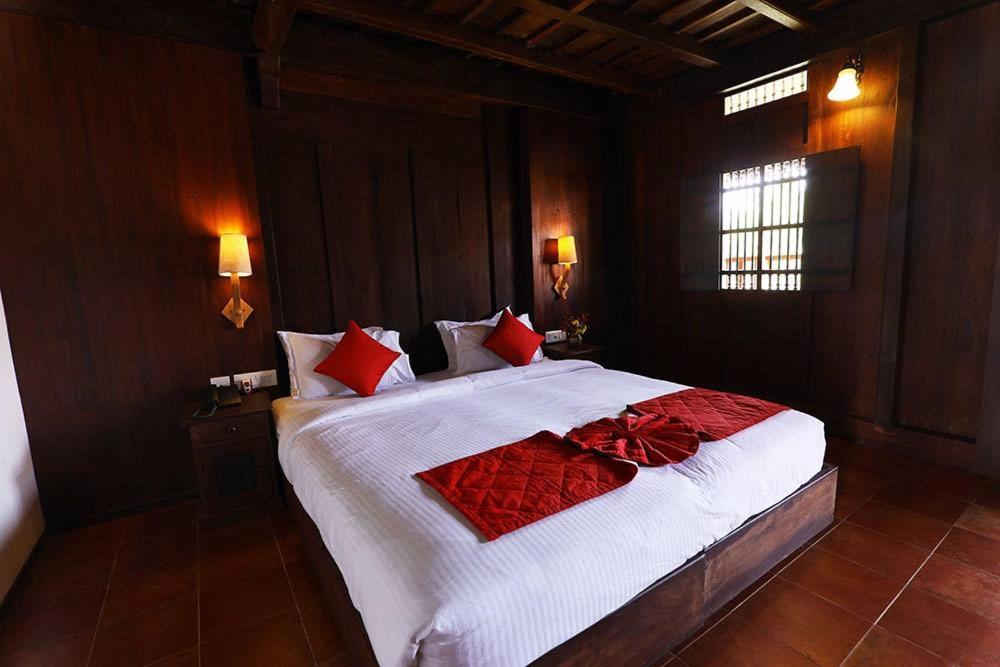 Kumarakom Heritage Resort Kottayam Buitenkant foto