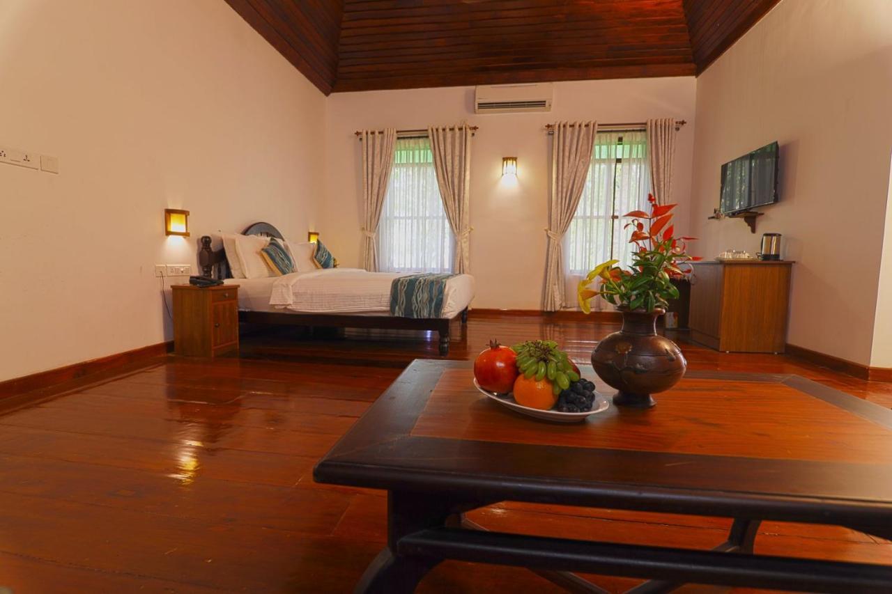 Kumarakom Heritage Resort Kottayam Buitenkant foto