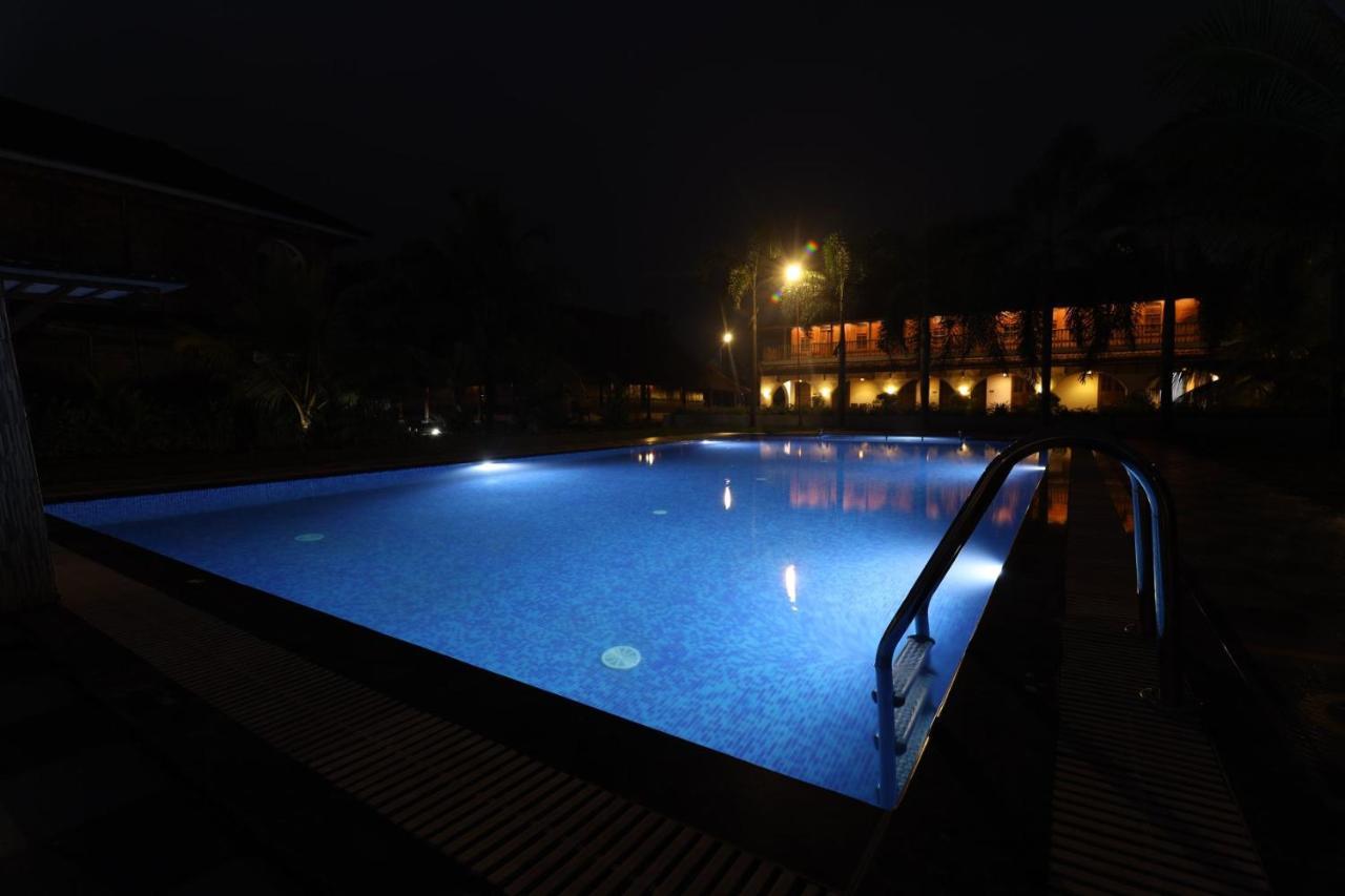 Kumarakom Heritage Resort Kottayam Buitenkant foto