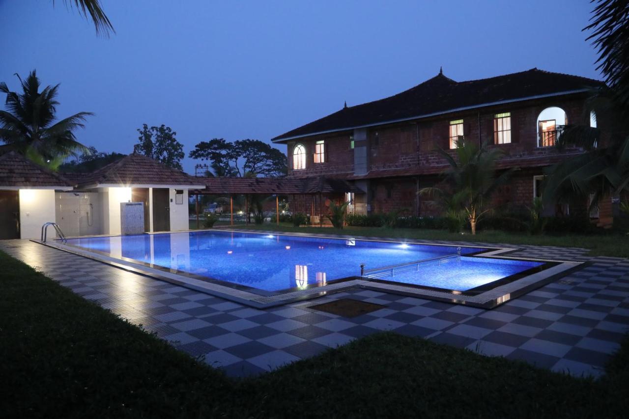 Kumarakom Heritage Resort Kottayam Buitenkant foto