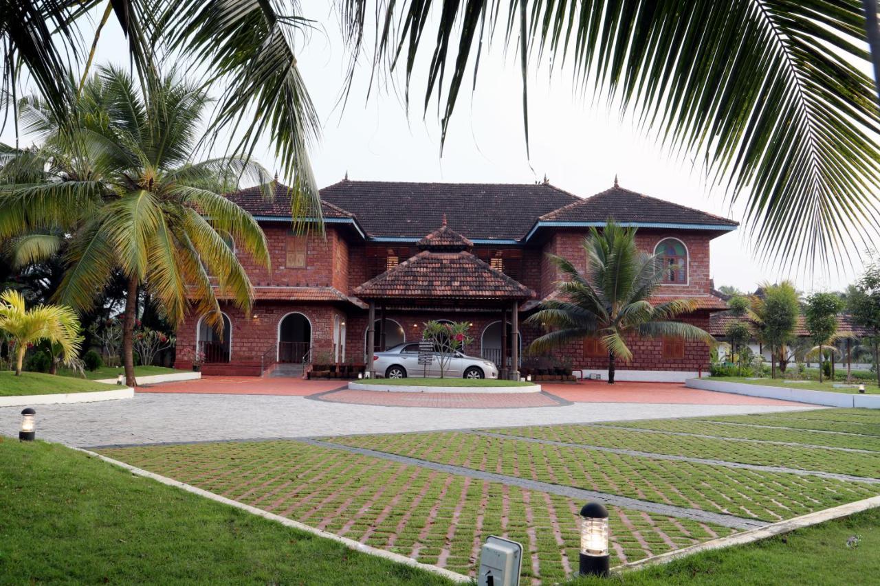 Kumarakom Heritage Resort Kottayam Buitenkant foto